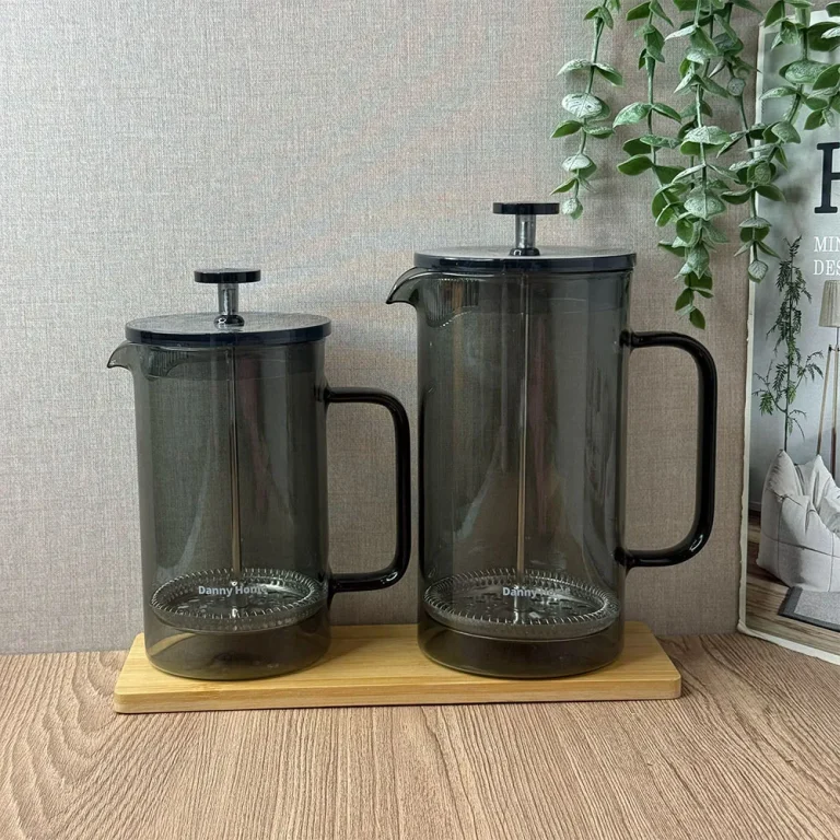 فرنچ پرس دنی هوم با بدنه شیشه‌ای و فیلتر استیل، مناسب تهیه قهوه، دمنوش، چای و فوم شیر